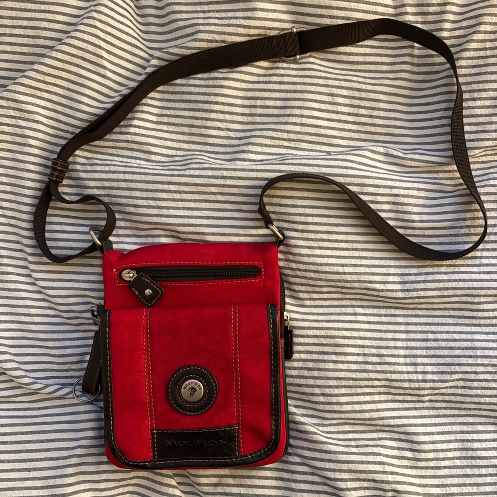 Mouflon Red Crossbody Bag with Black Accents